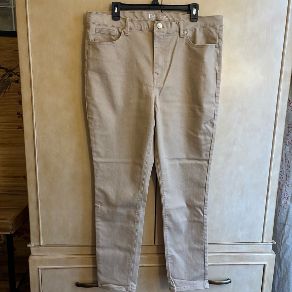 New DG2 Virtual Stretch Jeans Size Tan 16W Tall